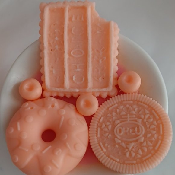6 Cavity Dessert Silicone Mold - Picture 1 of 3